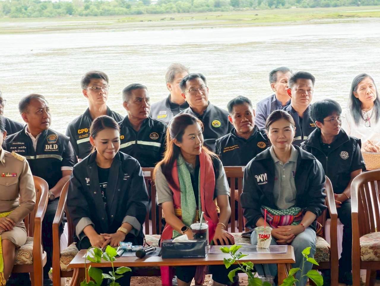title - ส.ป.ก. ร่วมติดตามรัฐมนตรีช่วยว่าการกระทรวงเกษตรและสหกรณ์ (นางสาวปิยะรัฐชย์ ติยะไพรัช) และคณะ ลงพื้นที่ตรวจราชการในพื้นที่จังหวัดร้อยเอ็ด